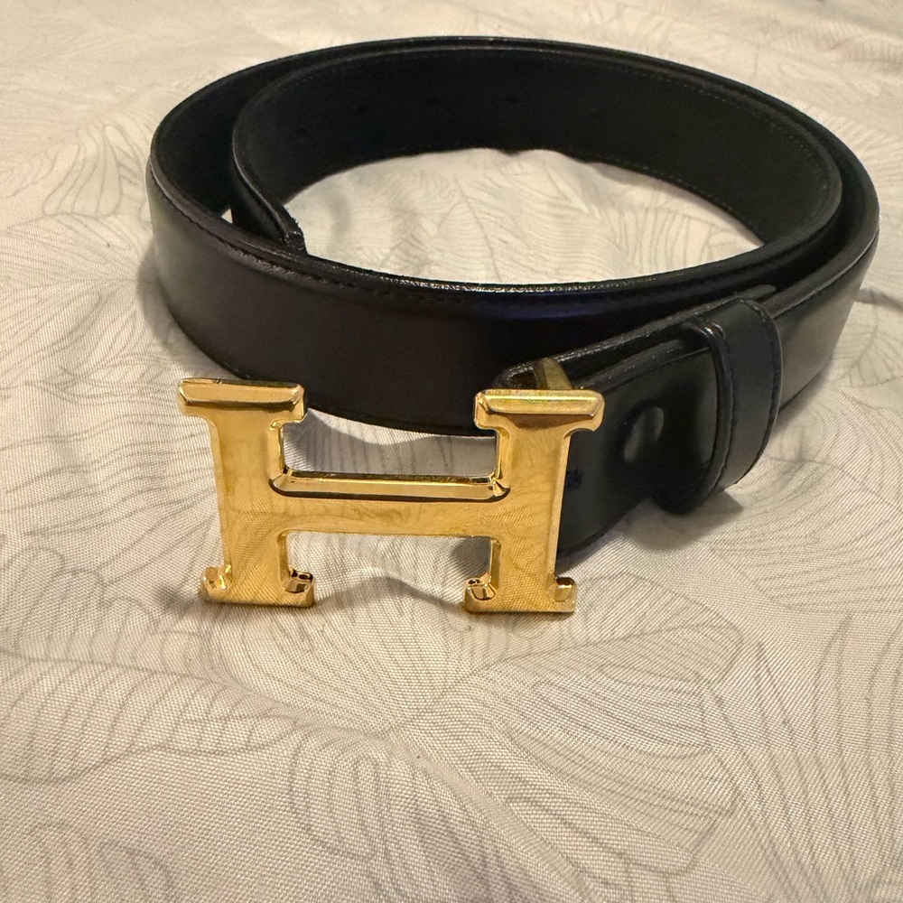 Gold Buckle Black Leather Belt size 28